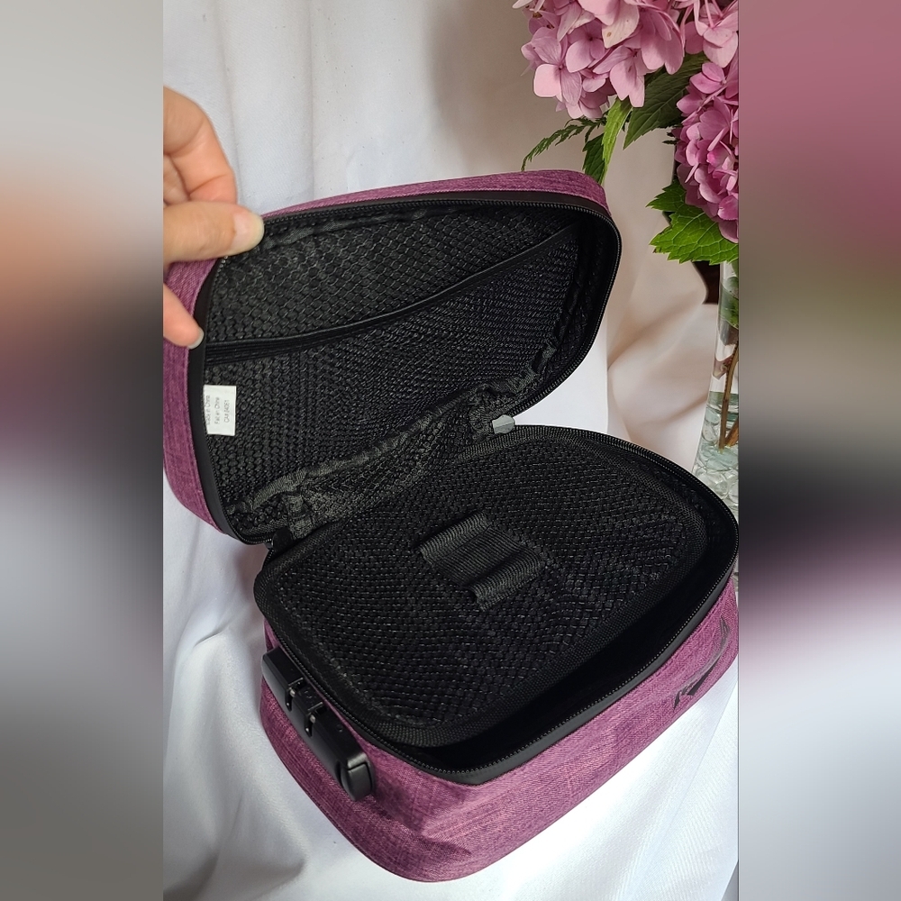 Tweed Locking Case 🔒 - Picture 5 of 10